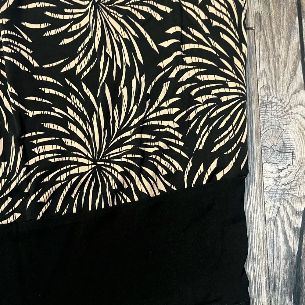 NWT Van Heusen Black & Tan Floral Cap Sleeve Shift Woman’s Dress Size 14 - Picture 5 of 8